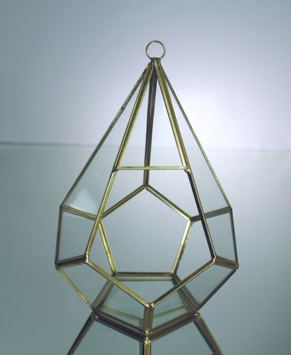 Geometric Pyramid Terrarium Gold 4